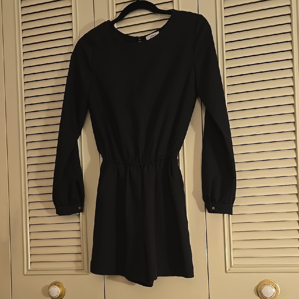 Aritzia Wilfred Black Long Sleeve Romper Size Small